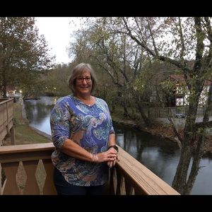 Meet your Posher, Marissa